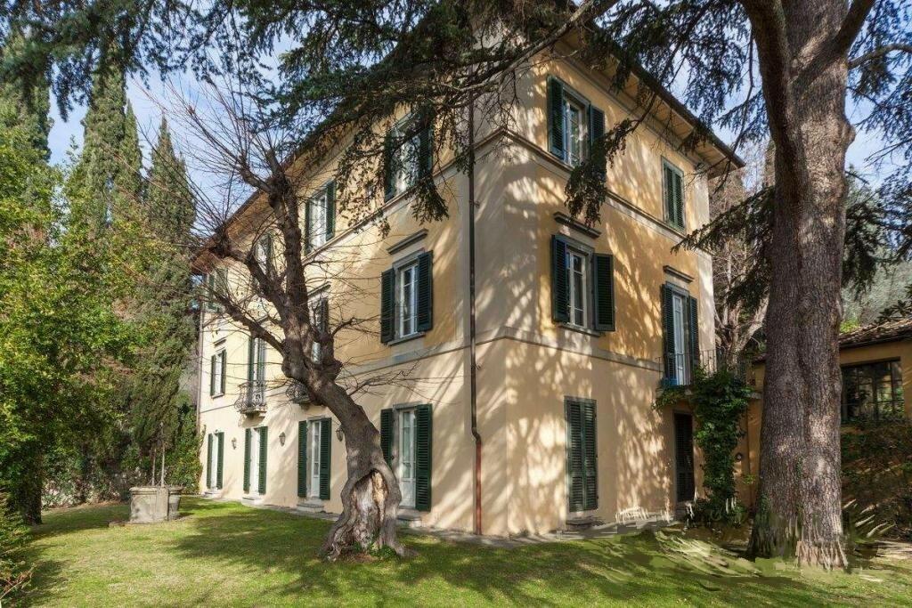 6 bed Villa for sale in Fiesole, Florence...