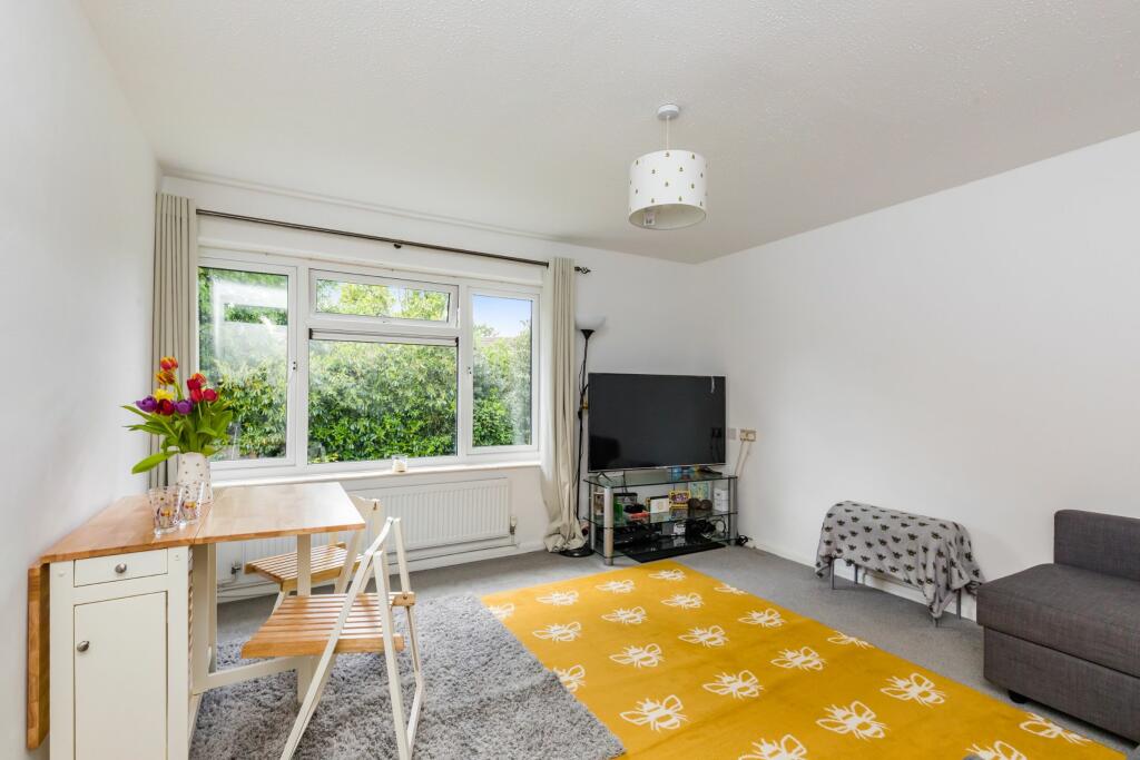 1 bedroom flat for sale in Hammonds, Queens Road, Hawkhurst, Cranbrook