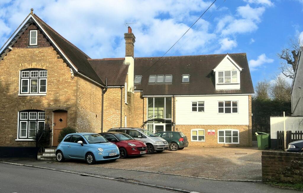 2 bedroom apartment for sale in Withyham Road, Groombridge, TN3