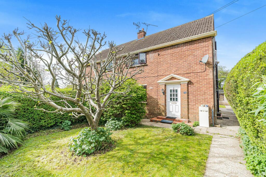 3 bedroom semidetached house for sale in Church Green, Staplehurst