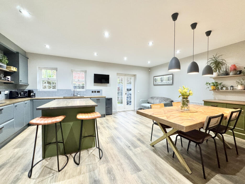 Additional property image - Azalea Close, Napsbury Park, St. Albans