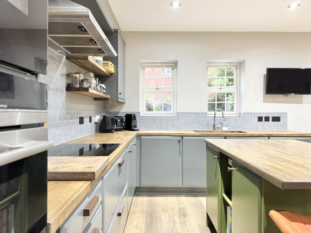 Additional property image - Azalea Close, Napsbury Park, St. Albans