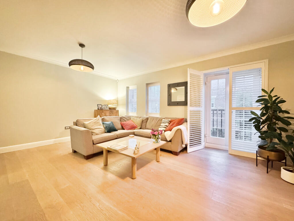 Additional property image - Azalea Close, Napsbury Park, St. Albans