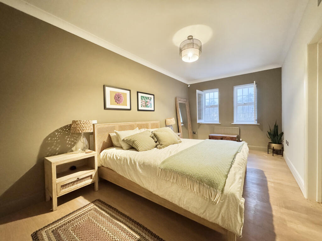 Additional property image - Azalea Close, Napsbury Park, St. Albans