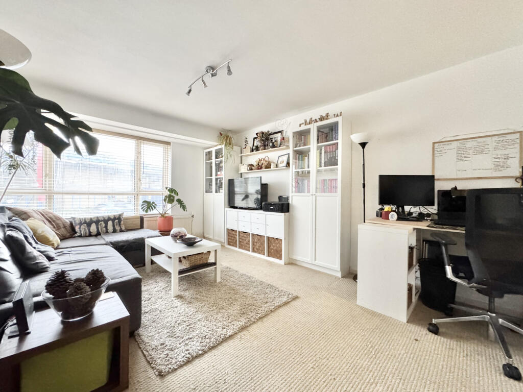 Main image of property: Rosebery Way, Tring, HP23