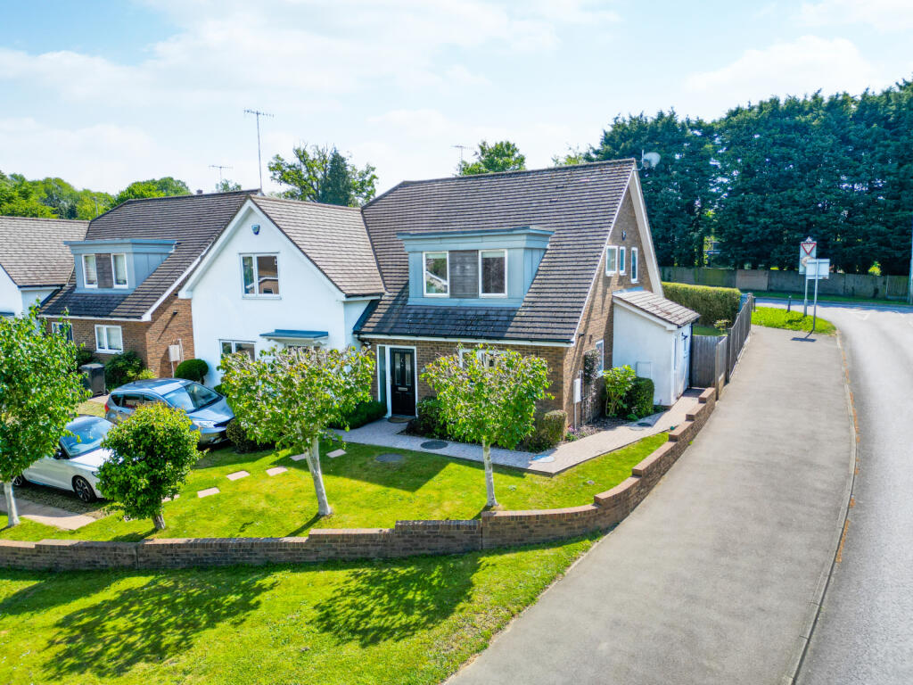 Main image of property: Achilles Close, Hemel Hempstead