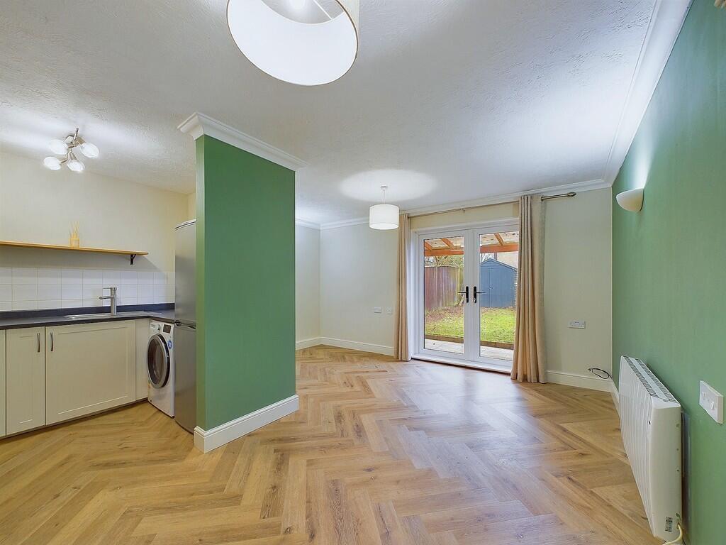 Additional property image - Carisbrooke Drive, Worthing, BN13 3QT