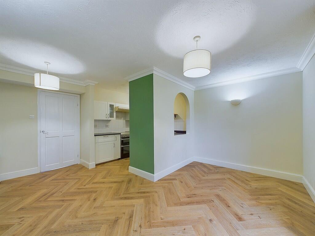 Additional property image - Carisbrooke Drive, Worthing, BN13 3QT