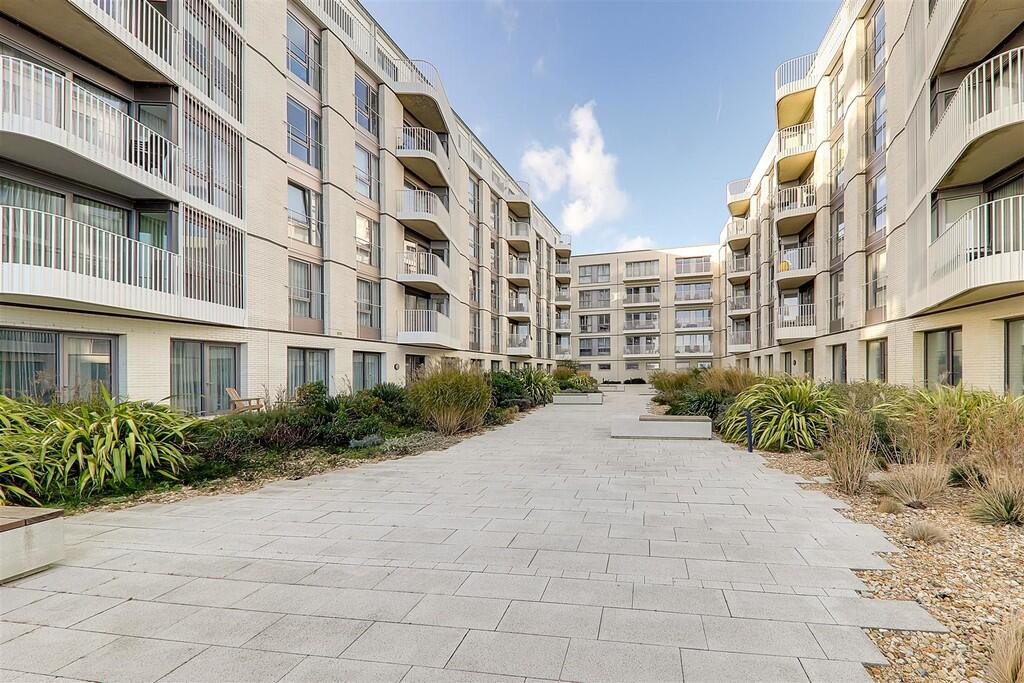 Main image of property: Brighton Road, Worthing, BN11 2FJ