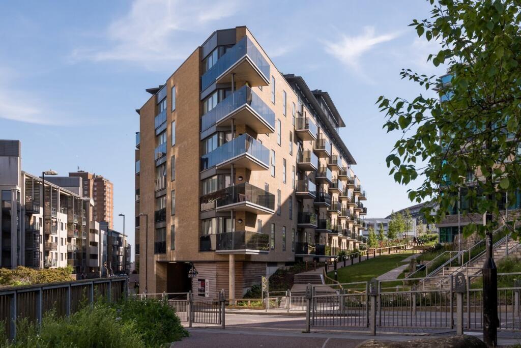 Main image of property: Fleet Street, Brighton, BN1 4HD