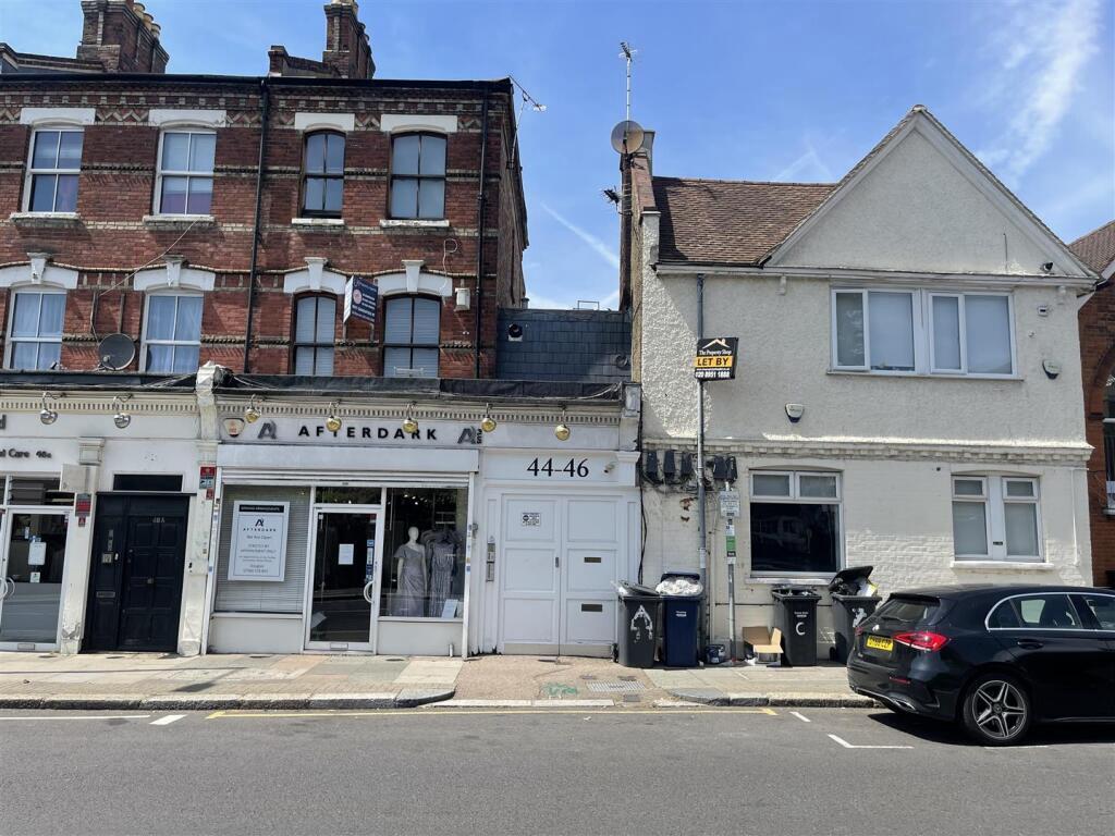 Main image of property: Hendon Lane, Finchley, N3