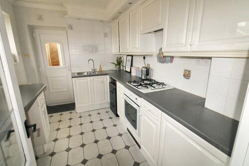 Additional property image - Walton Gardens, Hutton, CM13