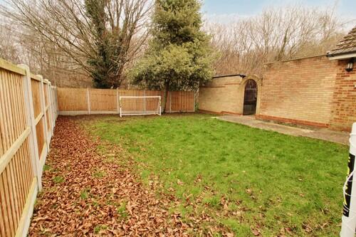 Additional property image - Walton Gardens, Hutton, CM13