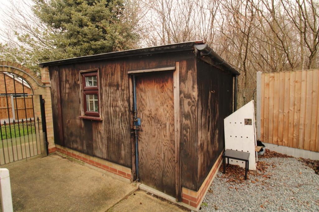 Additional property image - Walton Gardens, Hutton, CM13