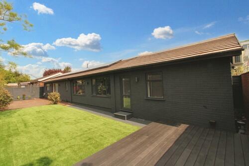Main image of property: Long Green, Chigwell, IG7