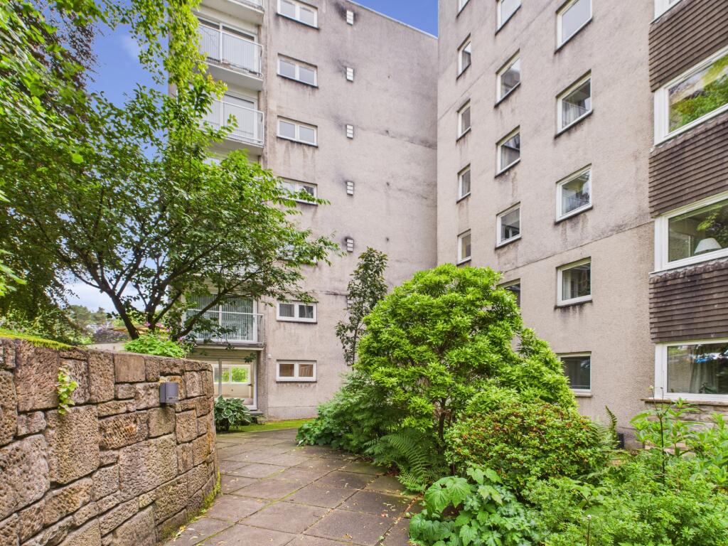 Main image of property: 34 Norwood Park, Bearsden, G61 2RZ