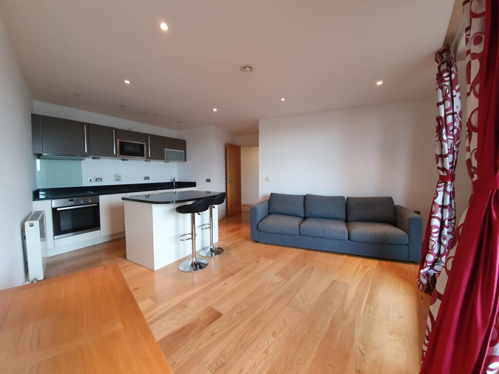 1 bedroom apartment for rent in Candle House Wharf Approach Leeds LS1