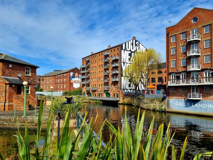 Main image of property: 32 The Calls Leeds LS2