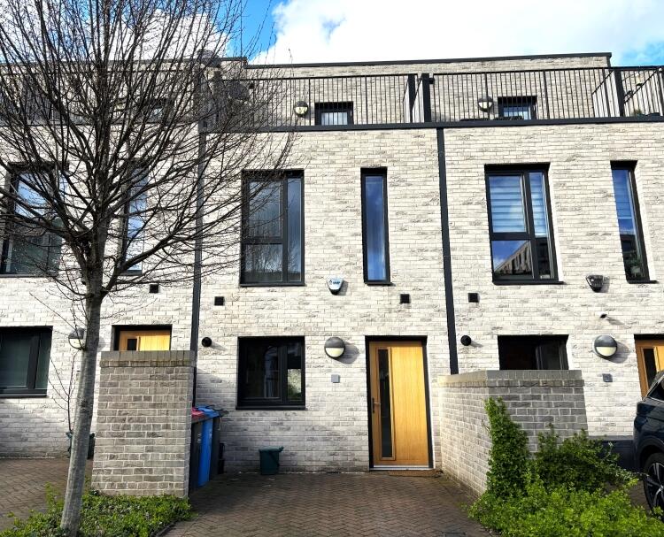 3 bedroom town house for sale in St Philips Square Timekeepers Square