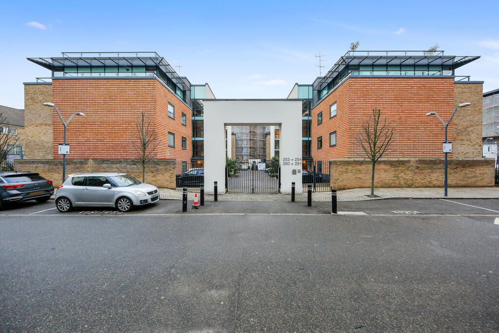 Main image of property: Boardwalk Place, E14