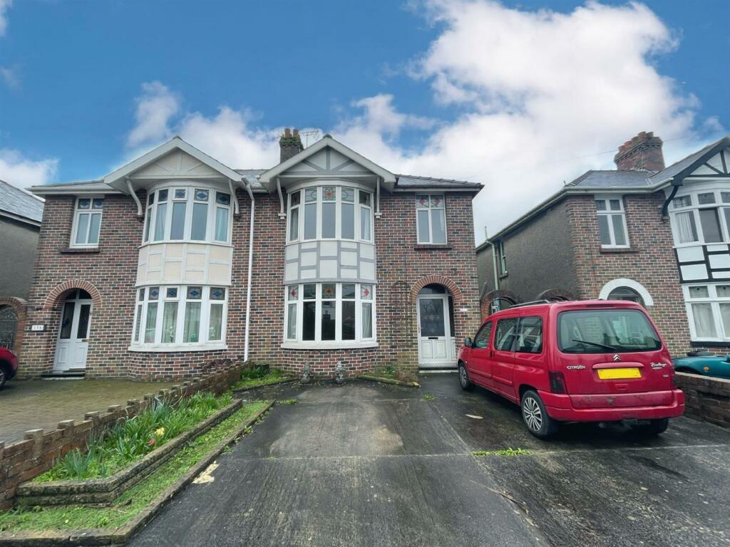 3 bedroom semidetached house for sale in New Road, Porthcawl, CF36