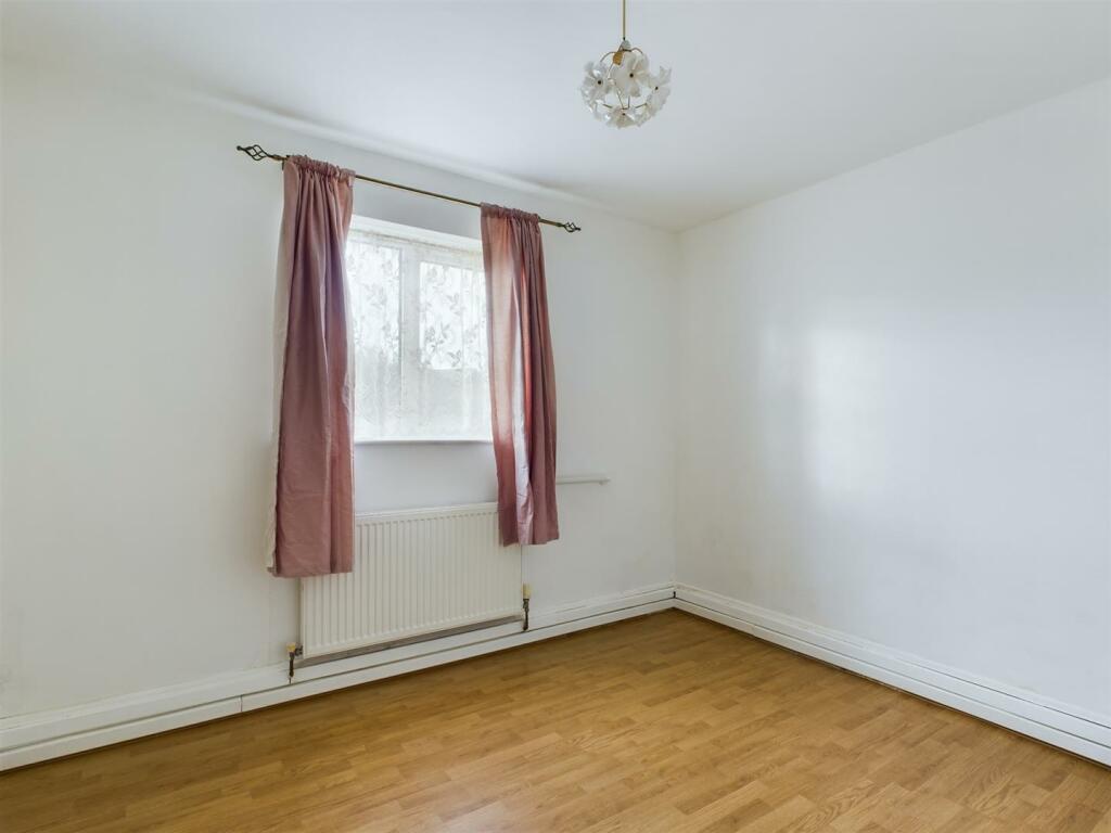 Additional property image - Llys Onnen, South Road, Porthcawl