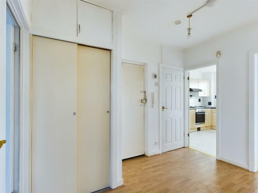 Additional property image - Llys Onnen, South Road, Porthcawl