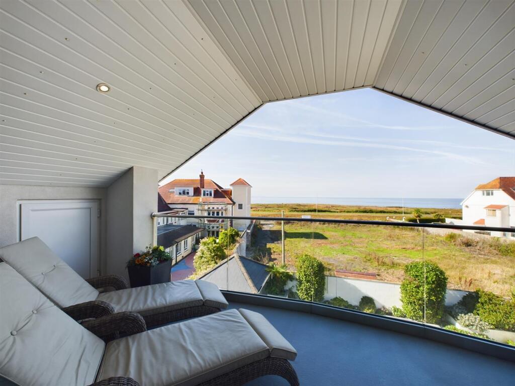 Additional property image - Hutchwns Close, Porthcawl