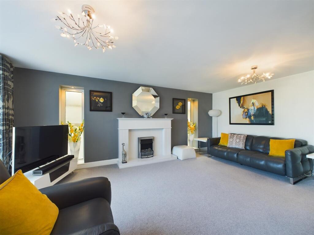 Additional property image - Hutchwns Close, Porthcawl