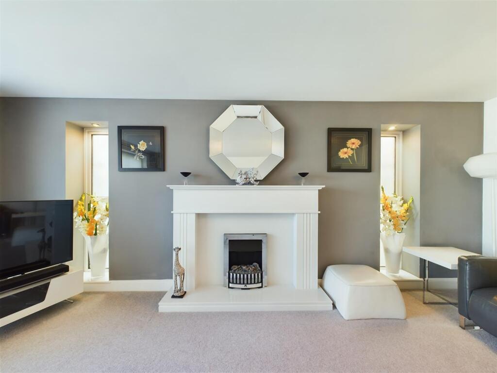 Additional property image - Hutchwns Close, Porthcawl