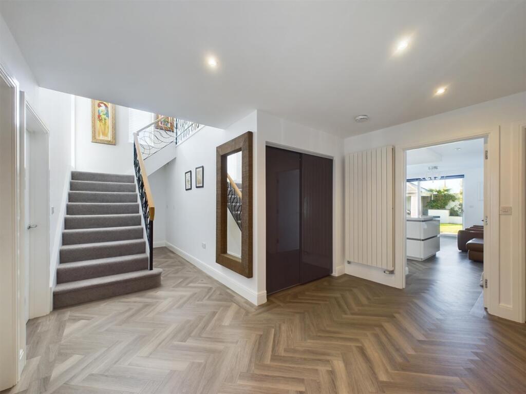 Additional property image - Hutchwns Close, Porthcawl