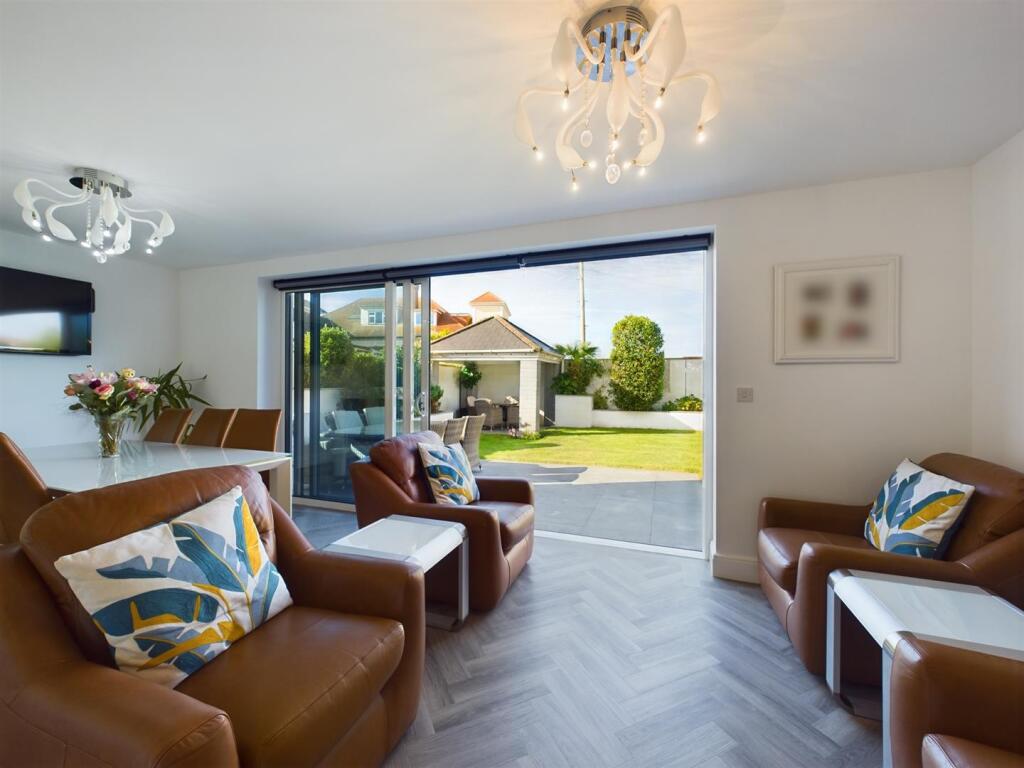 Additional property image - Hutchwns Close, Porthcawl