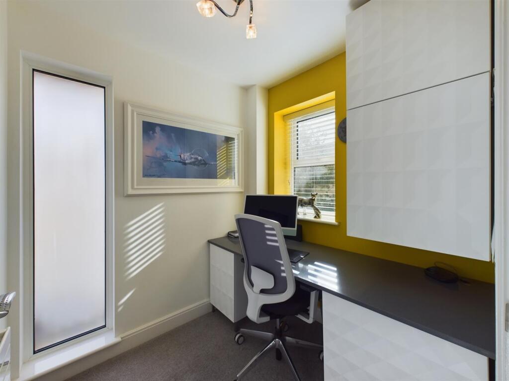 Additional property image - Hutchwns Close, Porthcawl