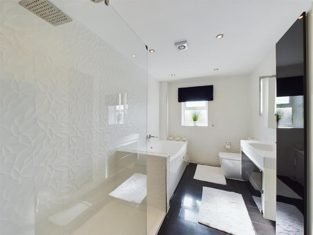 Additional property image - Hutchwns Close, Porthcawl