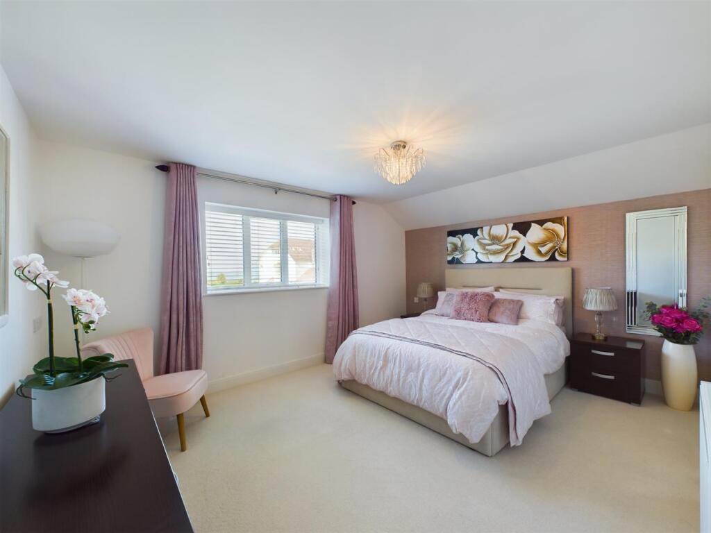 Additional property image - Hutchwns Close, Porthcawl