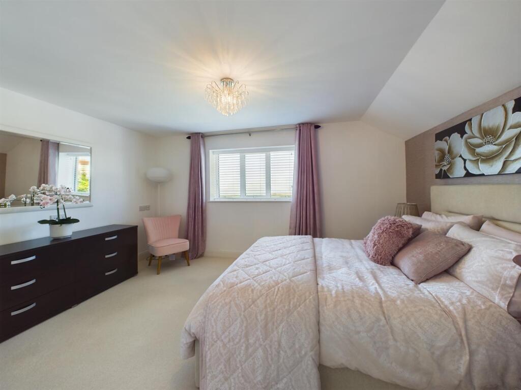 Additional property image - Hutchwns Close, Porthcawl