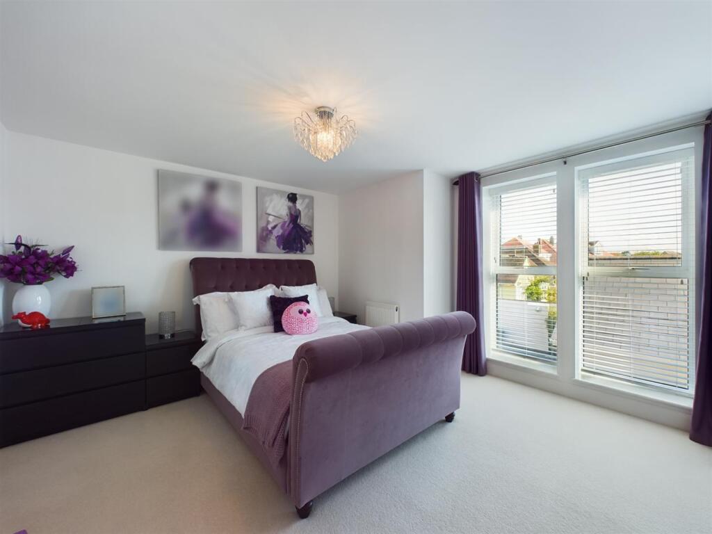 Additional property image - Hutchwns Close, Porthcawl