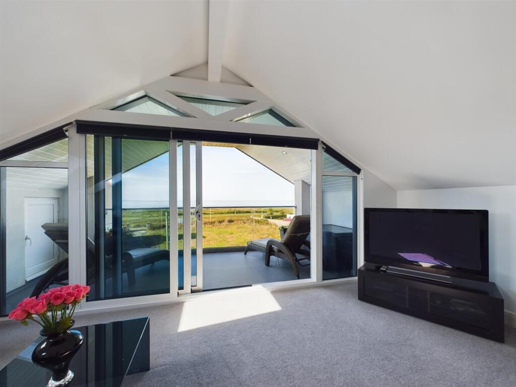 Additional property image - Hutchwns Close, Porthcawl