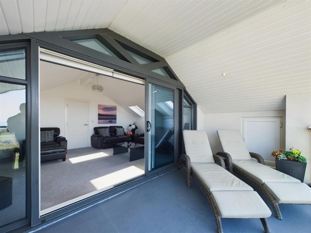 Additional property image - Hutchwns Close, Porthcawl