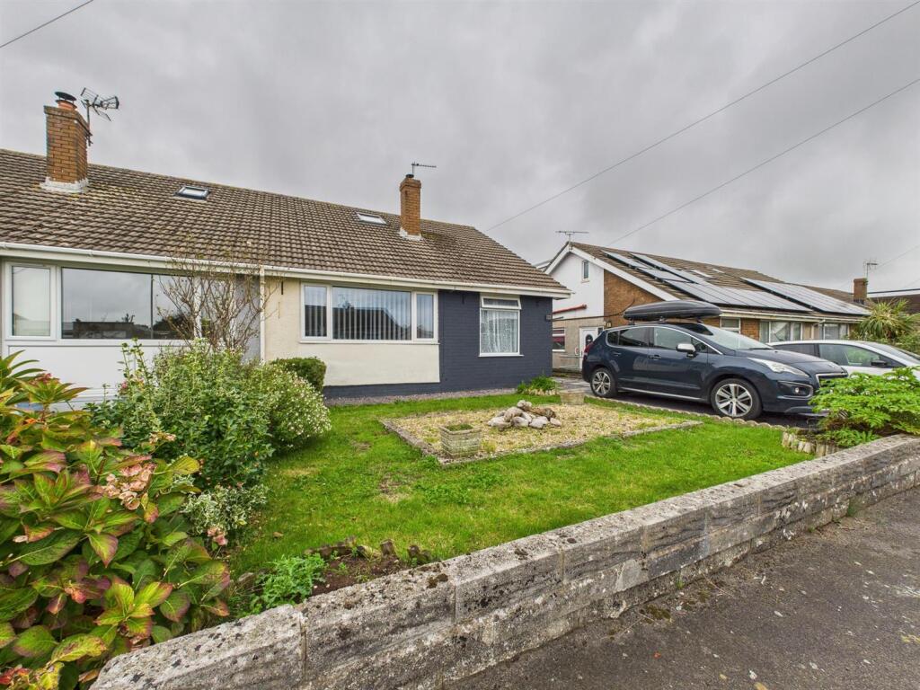 4 bedroom semi-detached bungalow