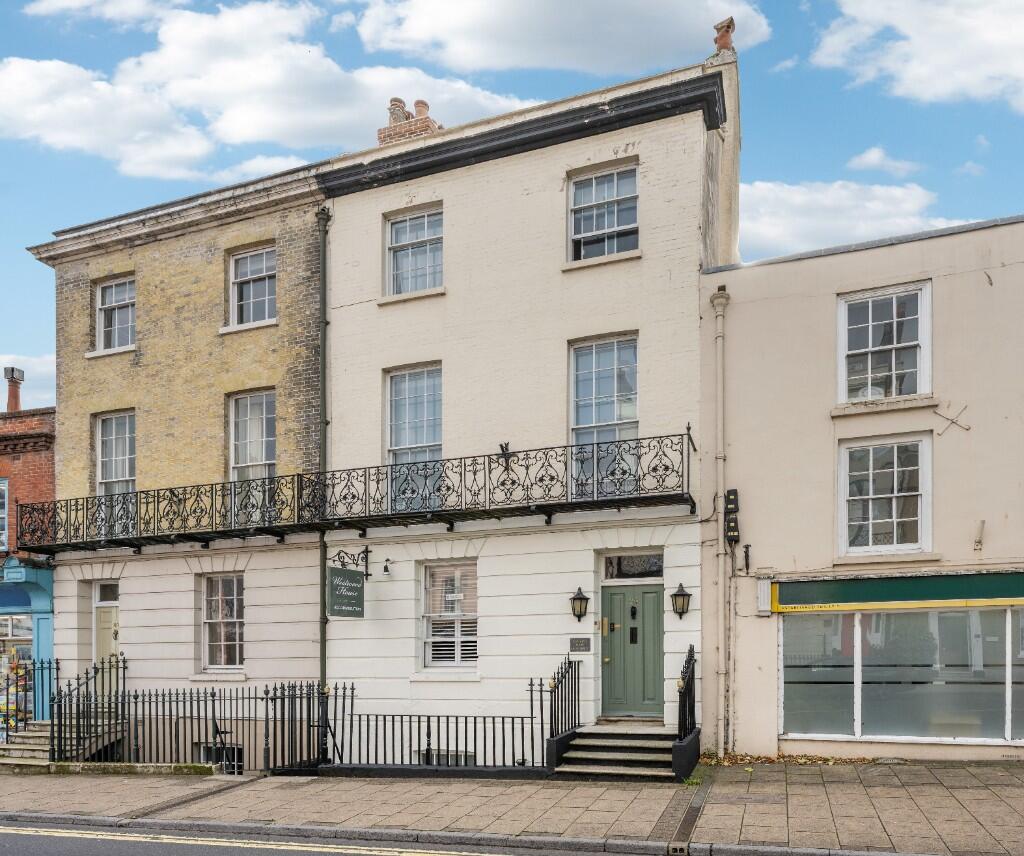 10 bedroom town house