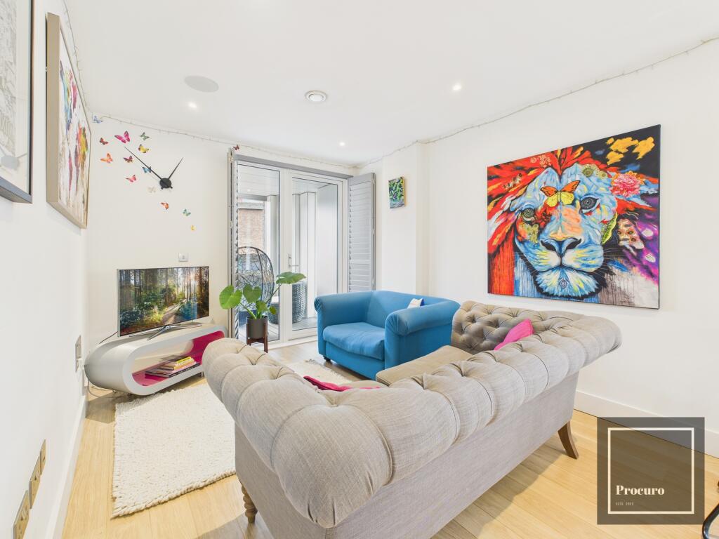 Main image of property: 8 Stockwell Park Walk, London, SW9 0FG