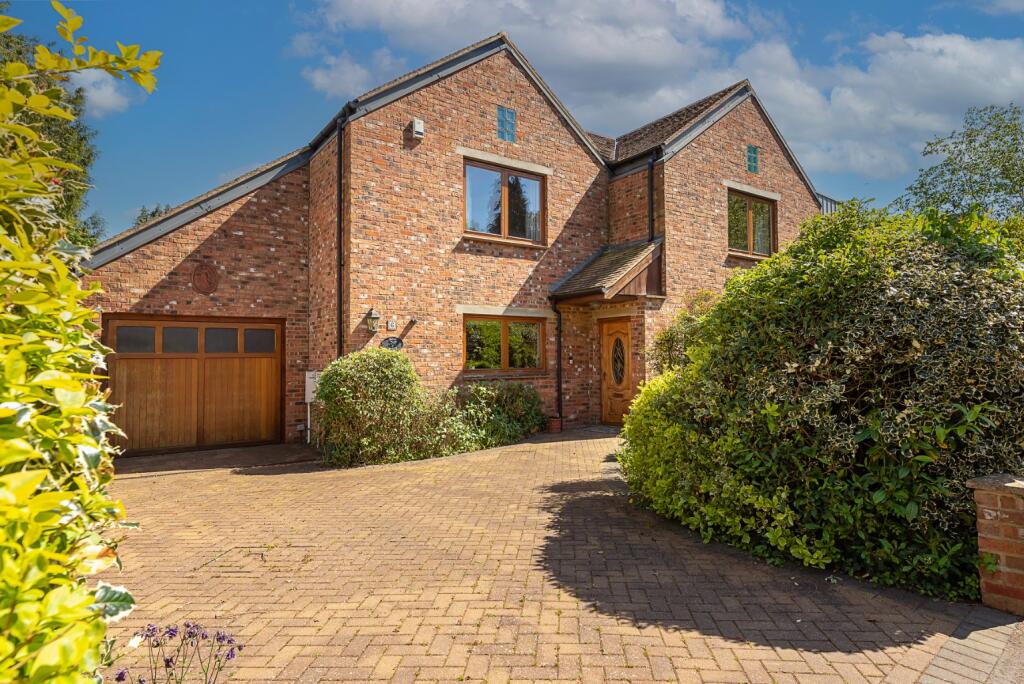 Main image of property: Barncroft Road, Berkhamsted, Hertfordshire, HP4