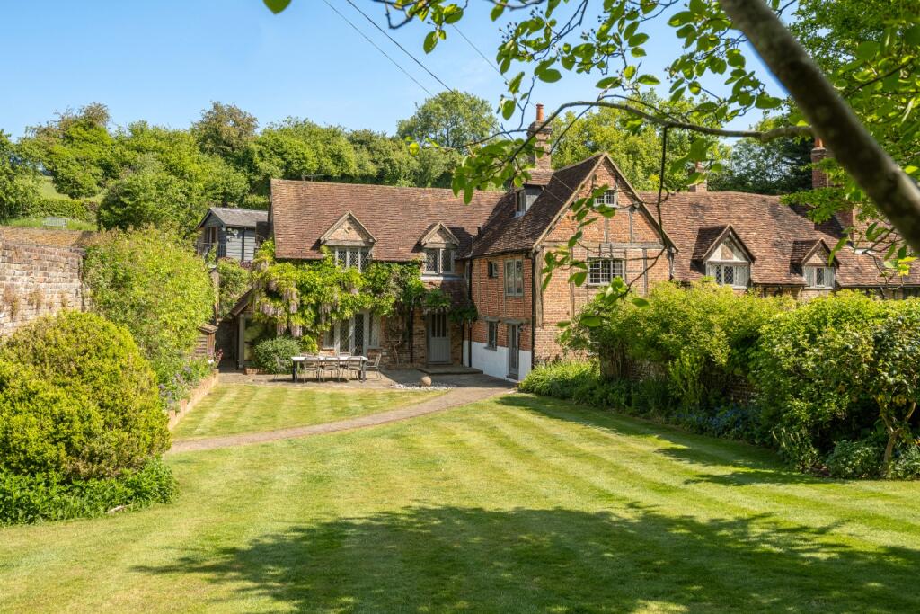 Main image of property: Brickwall Cottage, Frithsden Gardens, Frithsden, Hertfordshire, HP1 3DE