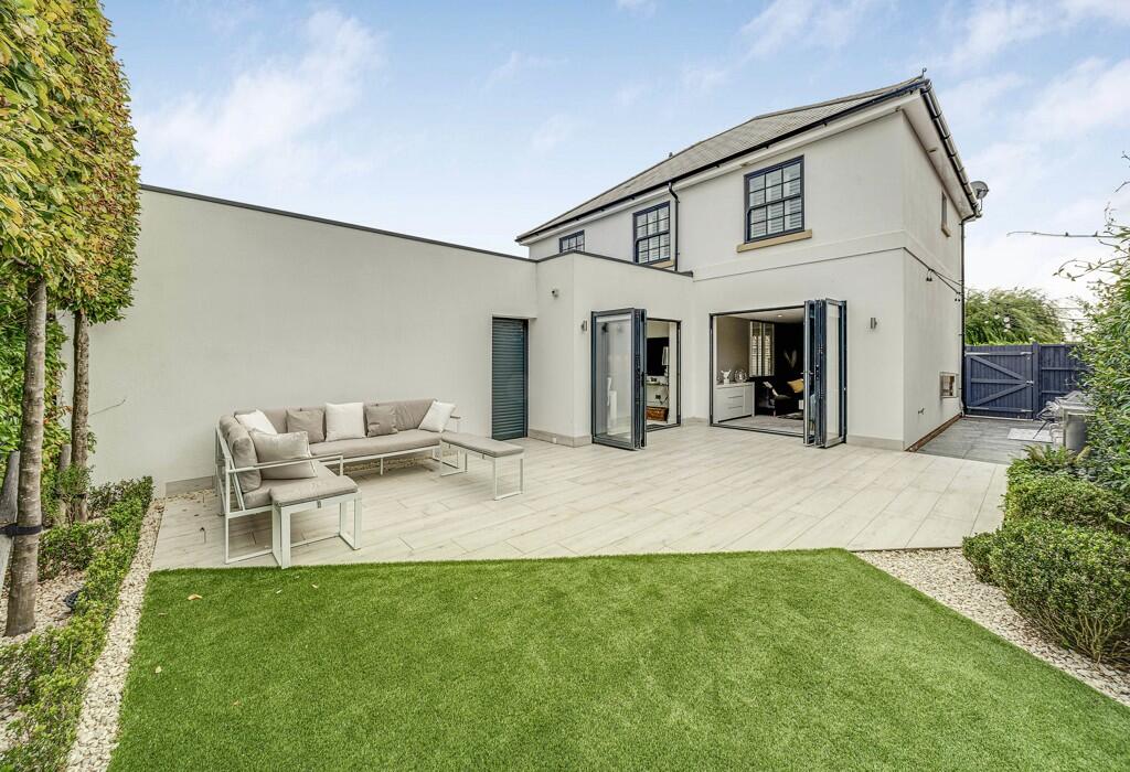 3 bedroom detached house for sale in Main Road, Nutbourne, Chichester PO18