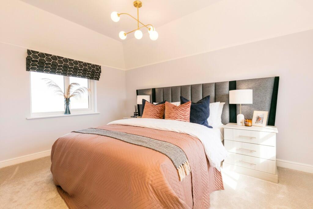 Additional property image - Ledsham Road,
Ledsham,
CH66 4DF