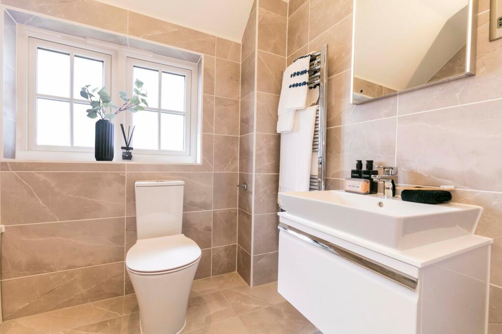 Additional property image - Ledsham Road,
Ledsham,
CH66 4DF