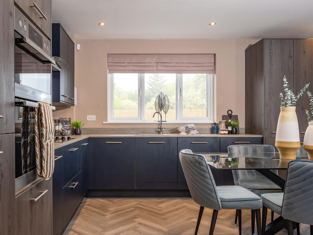 Additional property image - Ledsham Road,
Ledsham,
CH66 4DF