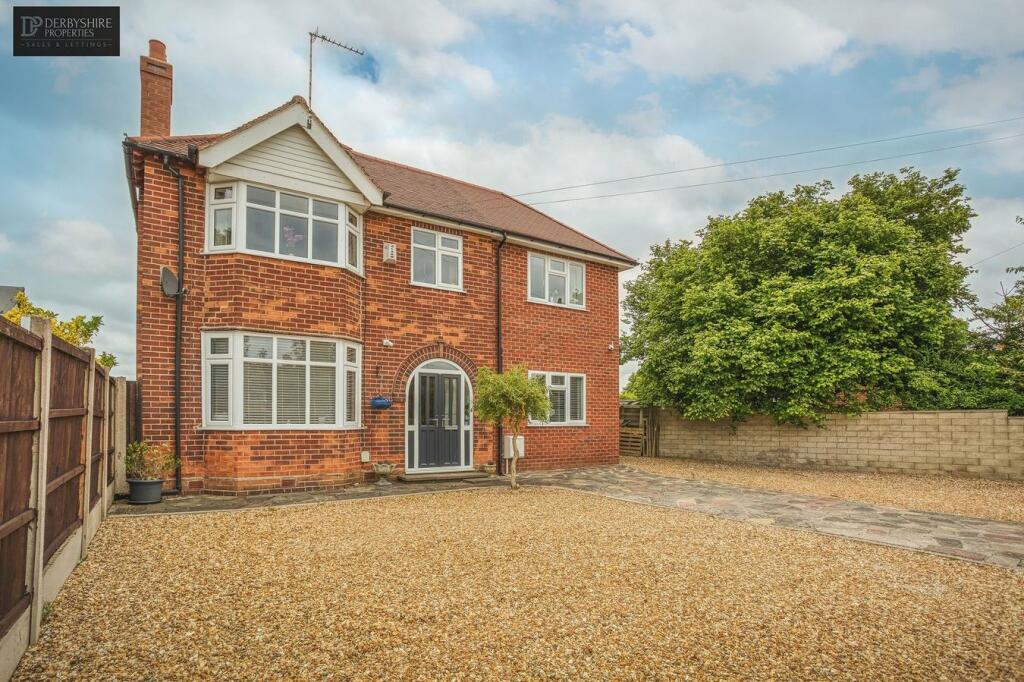 4 bedroom detached house for sale in High Lane East, West Hallam