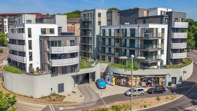 Main image of property: Savoy Place, Farnborough Road, Farnborough, Hampshire, GU14